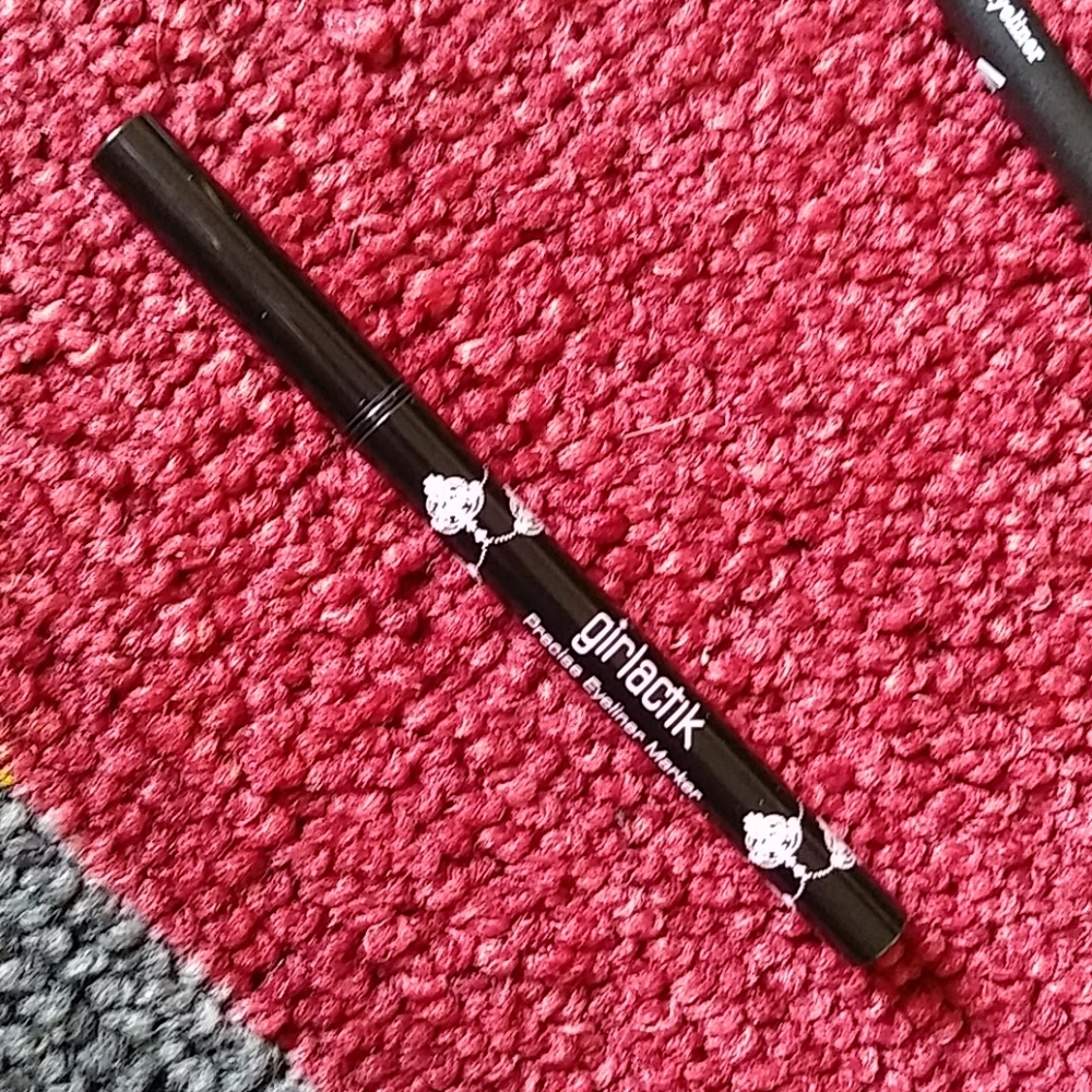 Girlactik precise eyeliner marker